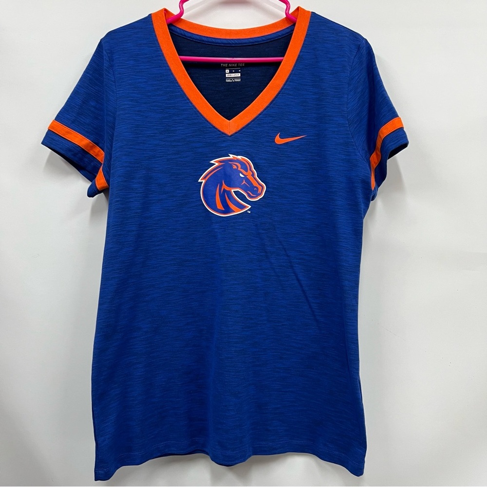 Broncos Nike Women's Tee Size M dri-fit v-neck football sports t-shirt